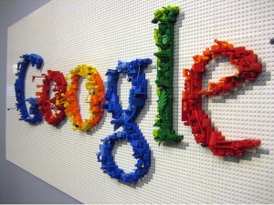 google, curiosidades de google, google y lego, Larry Page, Sergey Brin, Page & Brin, gigante de internet
